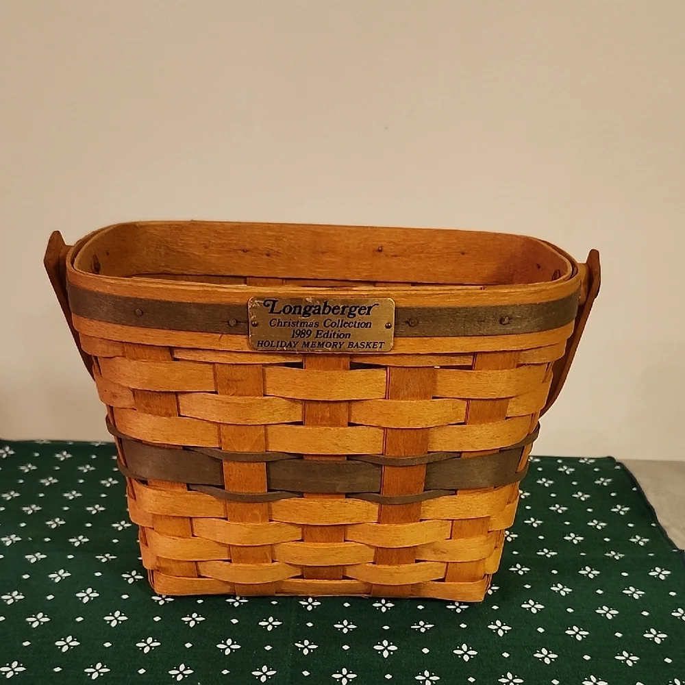 Longaberger 1989 Holiday Memory Basket
